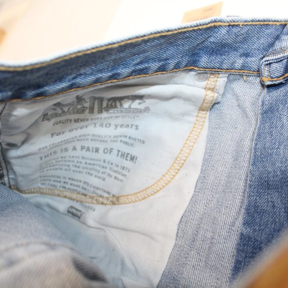 NEW Levi's Red Tag 550 Relaxed 38x34 - Picture 8 of 12